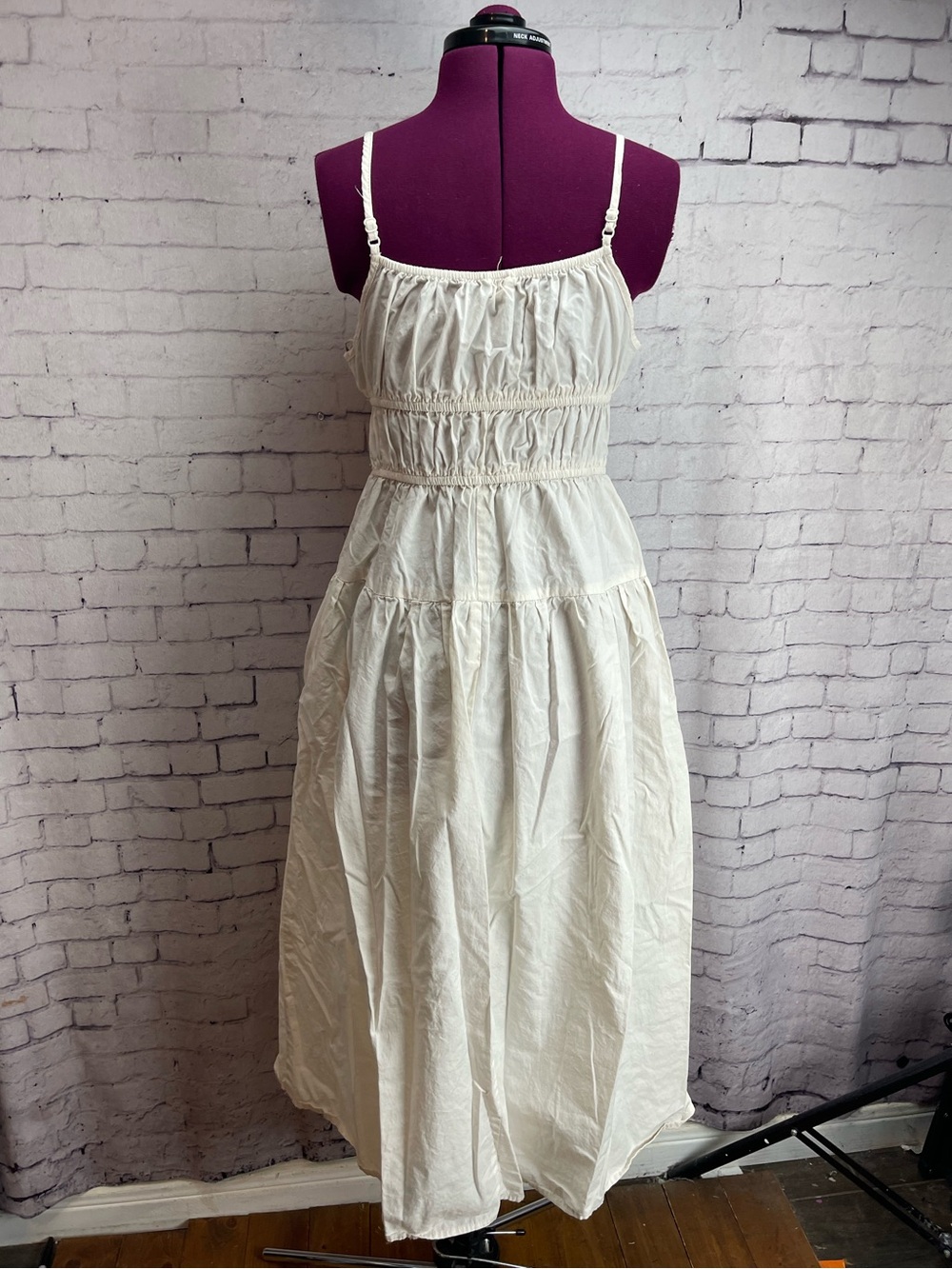 Sim and Sam size large cream ivory colored midi dress - Picture 3 of 6